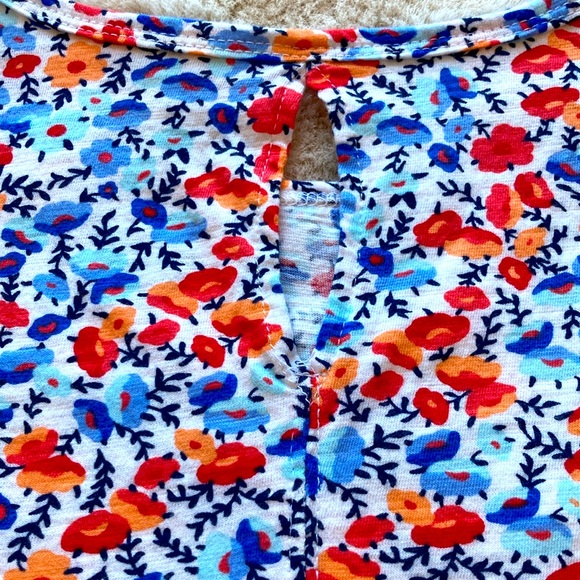 NWOT. St. John’s Bay cotton tank. Size medium tall. - Picture 6 of 8